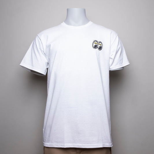 Mit dem ,,Loser Machine – CALI-STYLE´´ T-Shirt in weiß ergänzen sie ihr Alltags Outfit Prima in jeder Variante. Das klassische T-Shirt besitzt zwei einzigartige Aufdrucke auf der linken Brusthöhe & auf der Rückseite des Shirts. Mit diesem lässigen Look aus 100% Baumwolle können sie gar nichts verkehrt machen